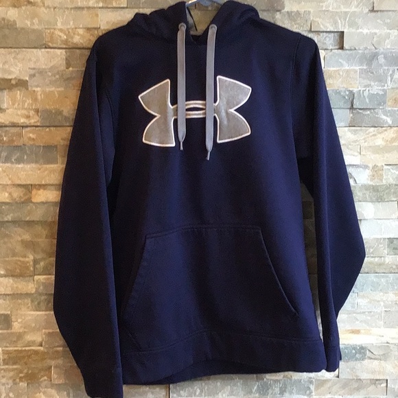 Under Armour Tops - Under Armour woman’s Sweatshirt (women’s)